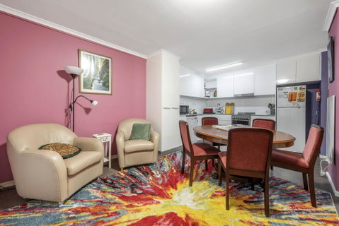 Pet Friendly Home - Pool & Parking - Tennis Court - Accommodation Melbourne 2