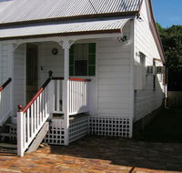 Pine Cottage - Melbourne 4u