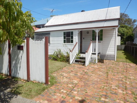 Pine Cottage - Accommodation Melbourne 2