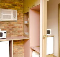 Pines Country Club Motor Inn - Melbourne 4u