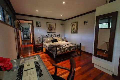 PK Illusions - Accommodation Melbourne 2