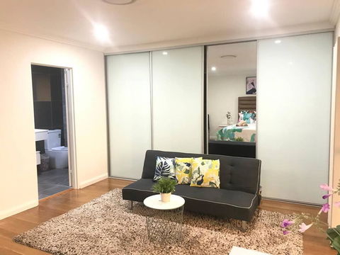 Private Room In Modern, Comfortable Home Stay - Melbourne 4u 1