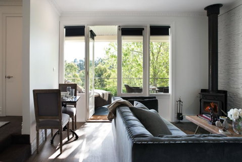 Provence Spa Villa 2 - Accommodation Melbourne 1