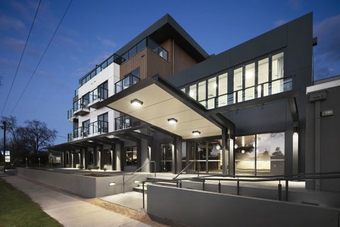 Quality Hotel Lakeside - Accommodation Melbourne 0