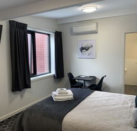 Queens Arms Hotel - Accommodation Melbourne