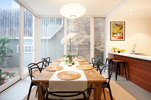 Quiet Family Home With Garden Courtyard Near Cafes - Accommodation Melbourne 1