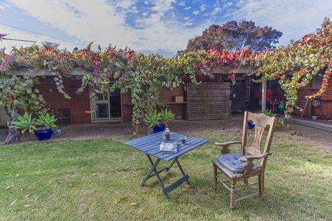 Quilters Studio - Accommodation Melbourne 0