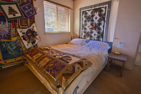Quilters Studio - Accommodation Melbourne 2
