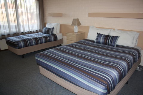 Raglan Motor Inn - Accommodation Melbourne 2