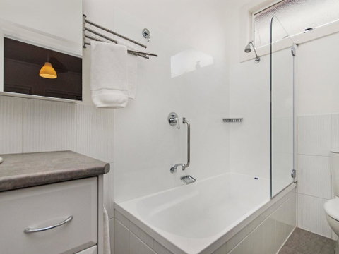 Railway Cottage - Accommodation Melbourne 3