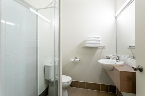 Redcliffe Motor Inn - Accommodation Melbourne 2