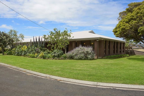 Refuge - Accommodation Melbourne 0