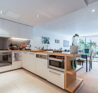 Relaxed Apartment In Camperdown - Accommodation Melbourne