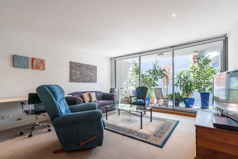 Relaxed Apartment In Camperdown - Accommodation Melbourne 2