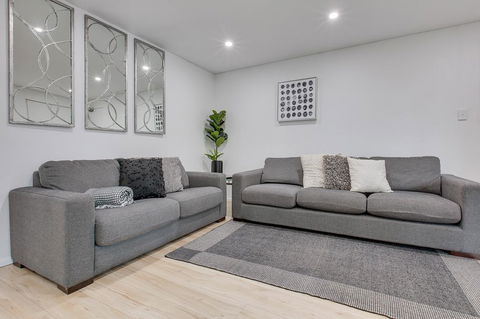 Renovated Unit In The Heart Of Macquarie Park - Accommodation Melbourne 1