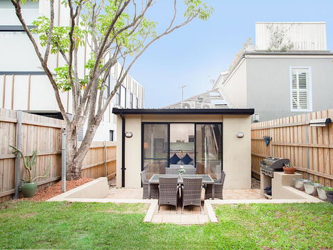 RIPPLES-hosted By:L'Abode Accommodation - Accommodation Melbourne 0