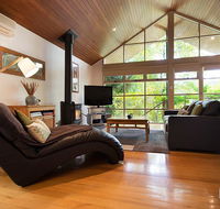 Romantic Treehouse Getaway - Accommodation Melbourne