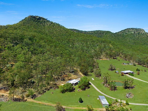 Rosa Estate In Broke - Two 3br House In Walking Distance To Cellar Doors - Accommodation Melbourne 2