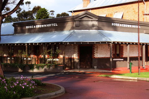 Rose & Crown Hotel - Accommodation Melbourne 0