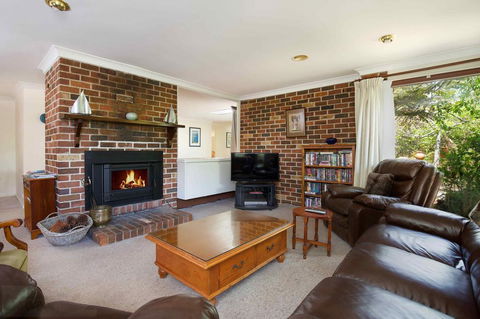 Rosella Retreat - Accommodation Melbourne 0