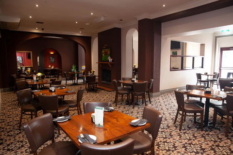Royal Hotel Singleton - Accommodation Melbourne 1