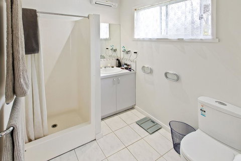 Sama-Sama - Walking Distance To Town And Water - Accommodation Melbourne 3