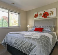 Sanctuary Close - Accommodation Melbourne