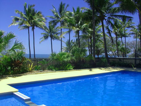 Sarina Beach Motel - Accommodation Melbourne 0