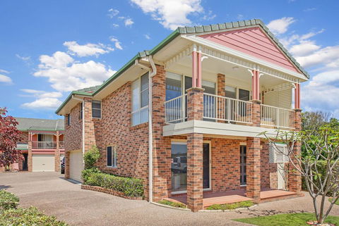 SEASCAPE - An Enticing Lakeside Escape - Accommodation Melbourne 3