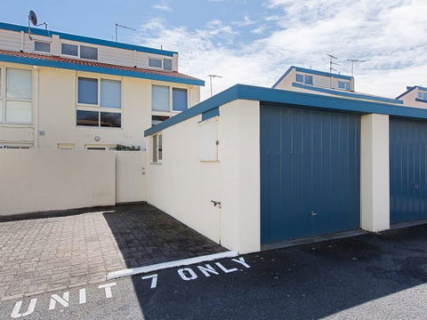 SEAVIEWS MORNINGTON.... - Accommodation Melbourne 2