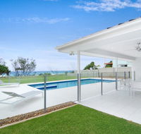 Sentosa on Tugun - Beachfront 5 Bedroom - Accommodation Melbourne