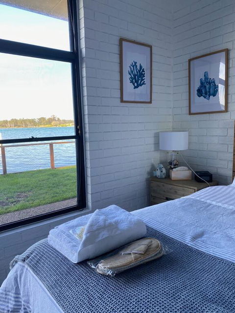 Serenity By The Lake - Accommodation Melbourne 3