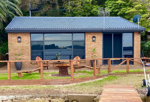 Serenity By The Lake - Accommodation Melbourne 0