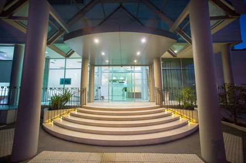 Sfera's Park Suites & Convention Centre - Melbourne 4u 0