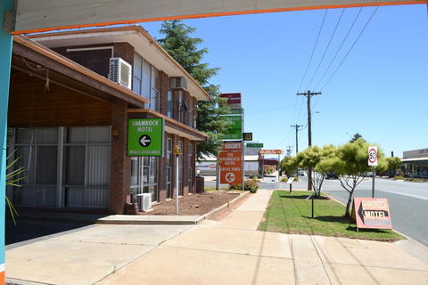 Shamrock Hotel Motel Balranald - Accommodation Melbourne 0