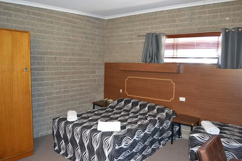Shamrock Hotel Motel Balranald - Accommodation Melbourne 2