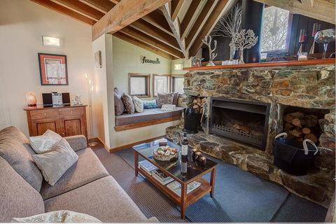 Sharpys Chalet - Accommodation Melbourne 1