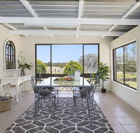 Silky Oak Cottage - cosy with country views - Accommodation Melbourne