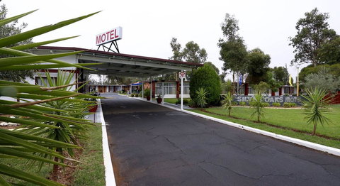 Silver Oaks Motel - Accommodation Melbourne 0