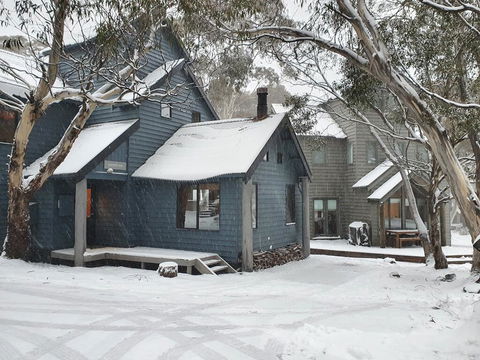 SNOWED INN Apartment - Melbourne 4u 2