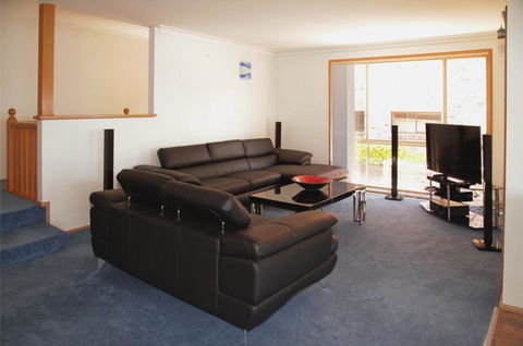 Soldiers Point Road, 50 - Accommodation Melbourne 3