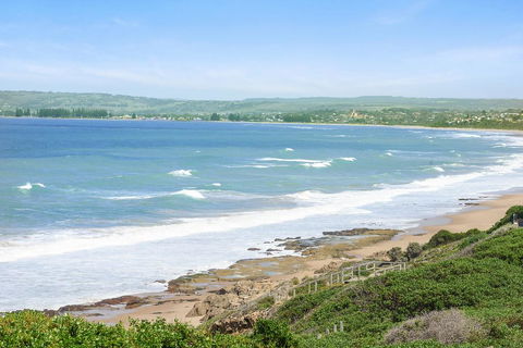 South Seas Beachfront Apartments - Accommodation Melbourne 0