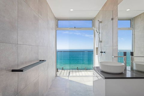 Southpoint -Brand New Home, Oceanfront Views - Accommodation Melbourne 1