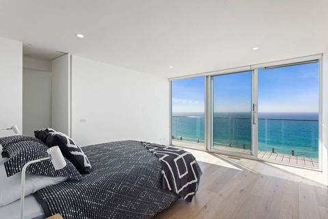 Southpoint -Brand New Home, Oceanfront Views - Accommodation Melbourne 3