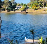 Spacious 2 Bedroom Beach Side Apartment - Close to shopping Centre with Coles Health Food Shop Sushi Pizza Cafes Hairdresse - Accommodation Melbourne