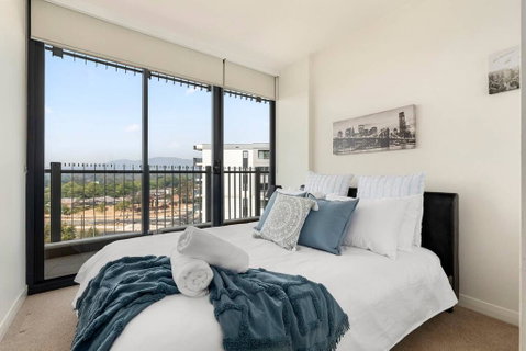 Spacious Luxury 3Br Top Location , WiFi, Gym, Pool - Accommodation Melbourne 2