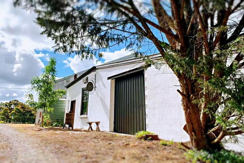 Springhill Winery - Accommodation Melbourne 0