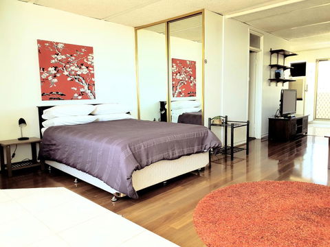Studio 412 - Ocean And Sunset Views On A Budget - Accommodation Melbourne 0