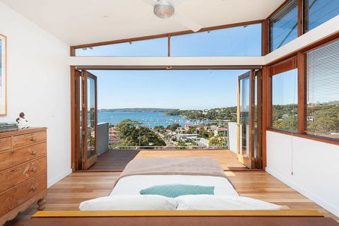 Stunning Architecture With Superb Balmoral Views! - Accommodation Melbourne 1