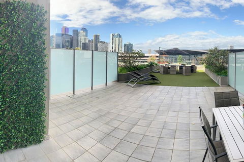 Stunning Riverside Apartment Near MCEC And Casino! - Melbourne 4u 1